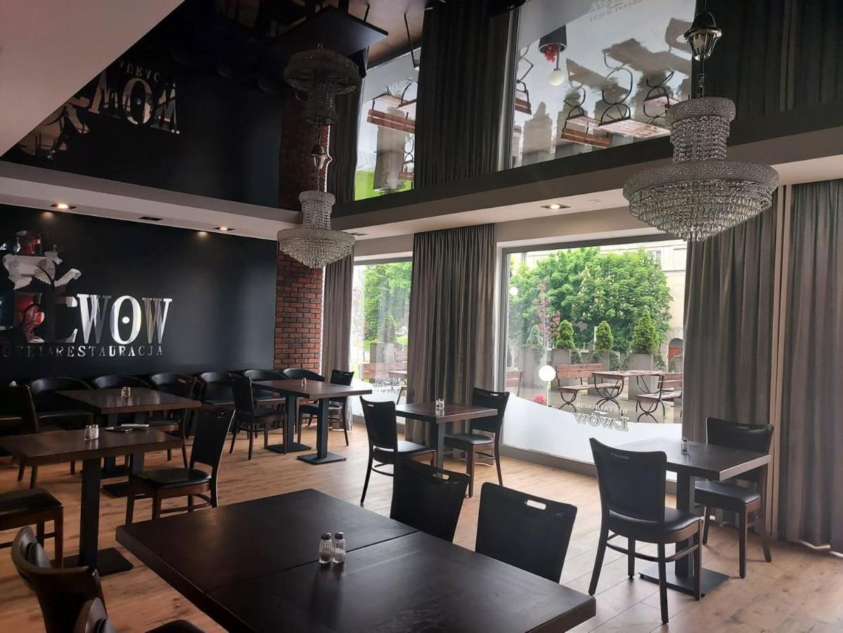 Lwow Bed & Breakfast เฮลม์ ภายนอก รูปภาพ