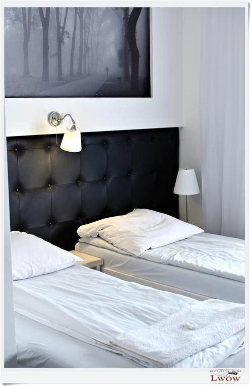 Lwow Bed & Breakfast เฮลม์ ภายนอก รูปภาพ