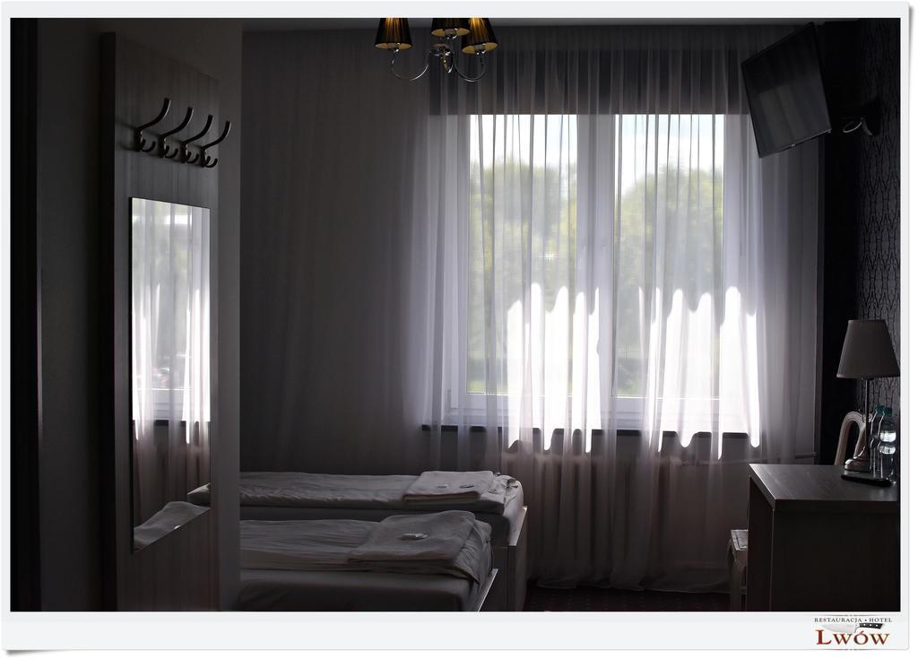 Lwow Bed & Breakfast เฮลม์ ภายนอก รูปภาพ